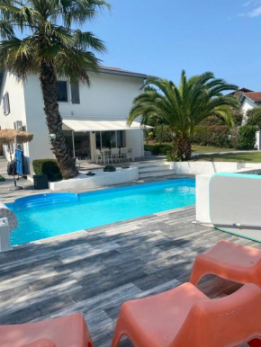 une maison rien que pour vous avec piscine chauffée